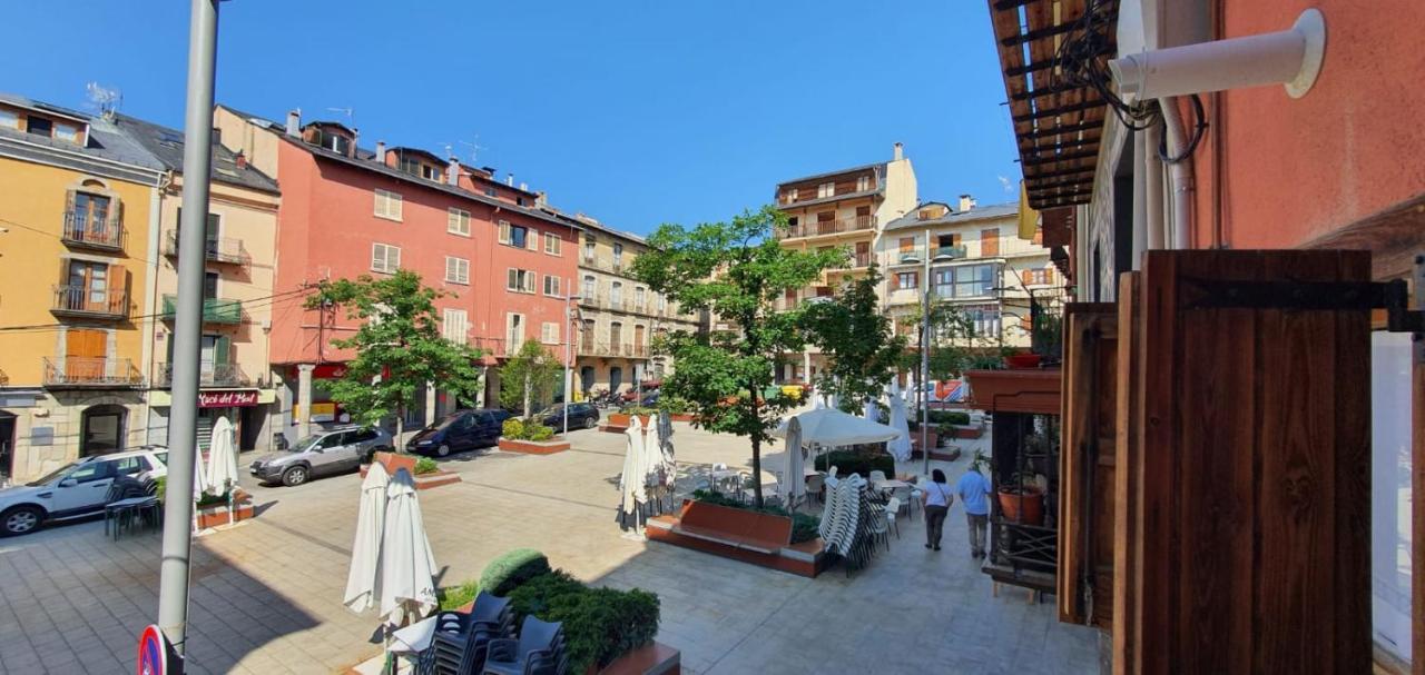Apartamento Con Encanto Tipico Cereta Centro Puigcerdà Buitenkant foto